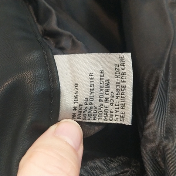 Tractr black and silver skirt with ruffle hem and faux leather waist, size 27 - Picture 6 of 6